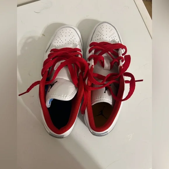 Jordan’s - Picture 2 of 6